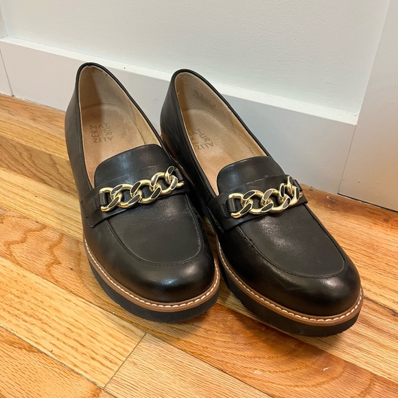 Naturalizer Desi Loafer - Picture 1 of 6